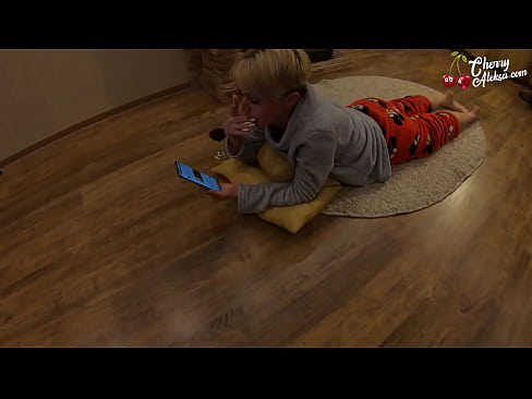 ❤️ Una bionda pazza succhia un cazzo enorme succhia e salta sopra - sessu anale ☑ Bella porno à co.xxxtophd.ru ️❤