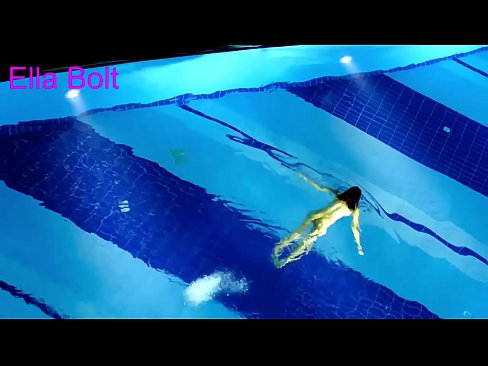 ❤️ Ùn possu micca piantà di fighjulà, ghjovana bionda catturata nuda in piscina ELLA BOLT ☑ Bella porno à co.xxxtophd.ru ️❤