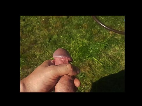 ❤️ Hottie si fa scopare a figa rosa è cums cun un squirt in un giardinu d'estate ☑ Bella porno à co.xxxtophd.ru ️❤